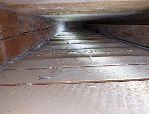 Zateplení střechy rodinného domu pomocí foukané izolace